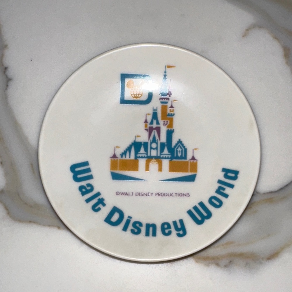 VTG 1970s Walt Disney World Cinderella Castle Souvenir Plate - Japan